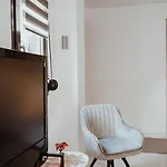 Minimal 아파트 트리칼라