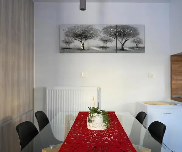 Minimal * Trikala (Thessaly)